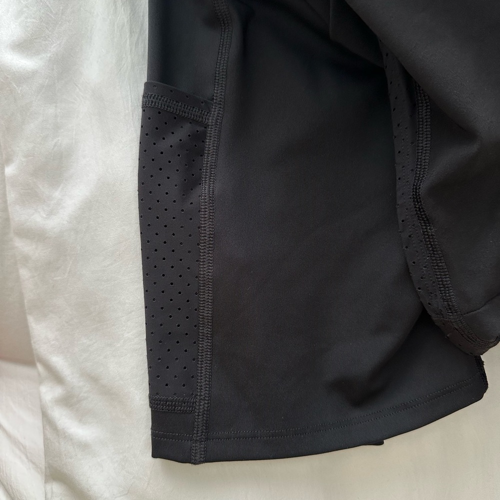 SPANX Black Women's Athletic Shorts - Picture 6 of 6